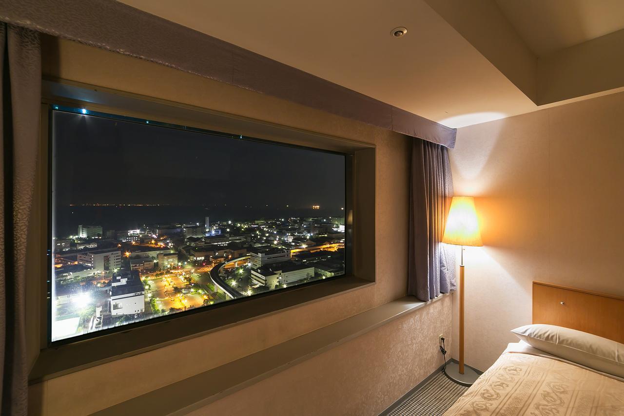 Yokohama Techno Tower Hotel Exterior photo